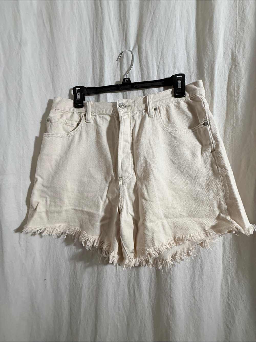 We The Free Natural Cream Frayed-Hem Denim Shorts